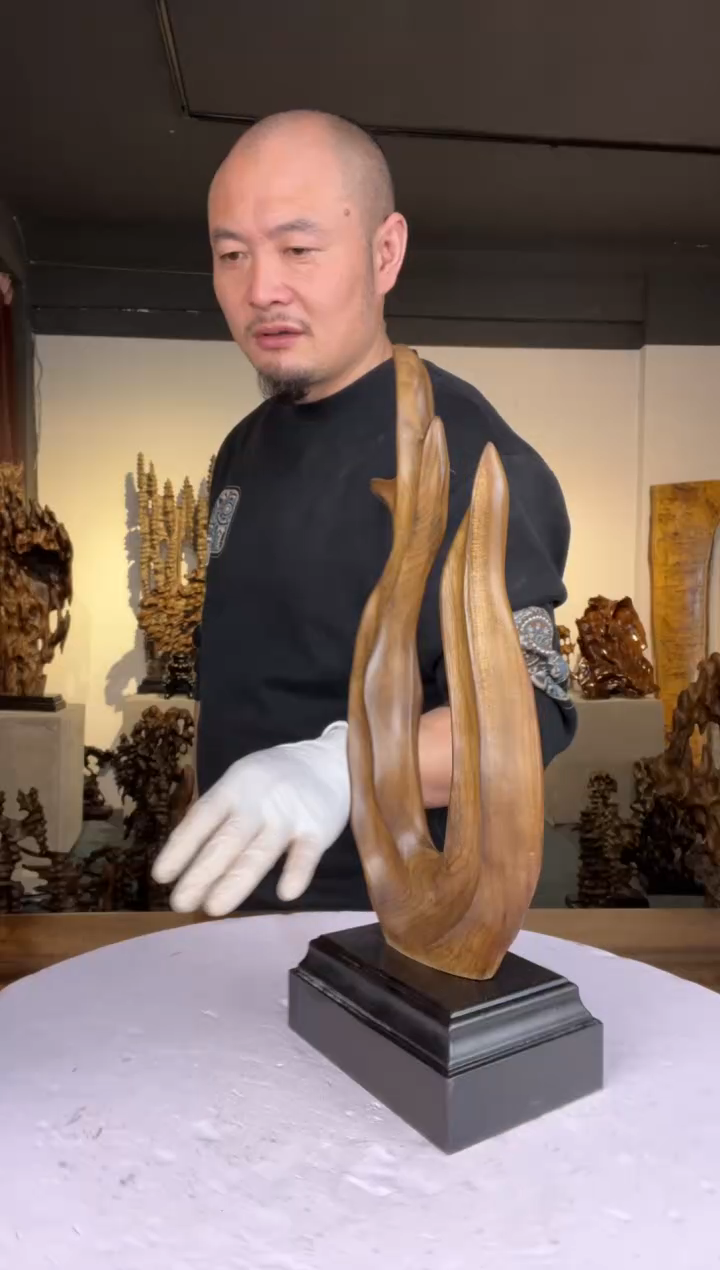 金丝楠琪***d317金丝楠自然随型摆件