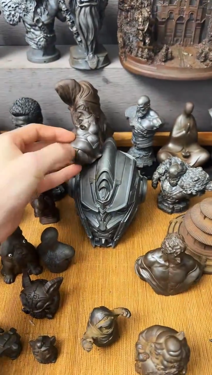 铁白*实心铁艺摆件~~变形金刚烟灰缸，小犀牛（黑色）