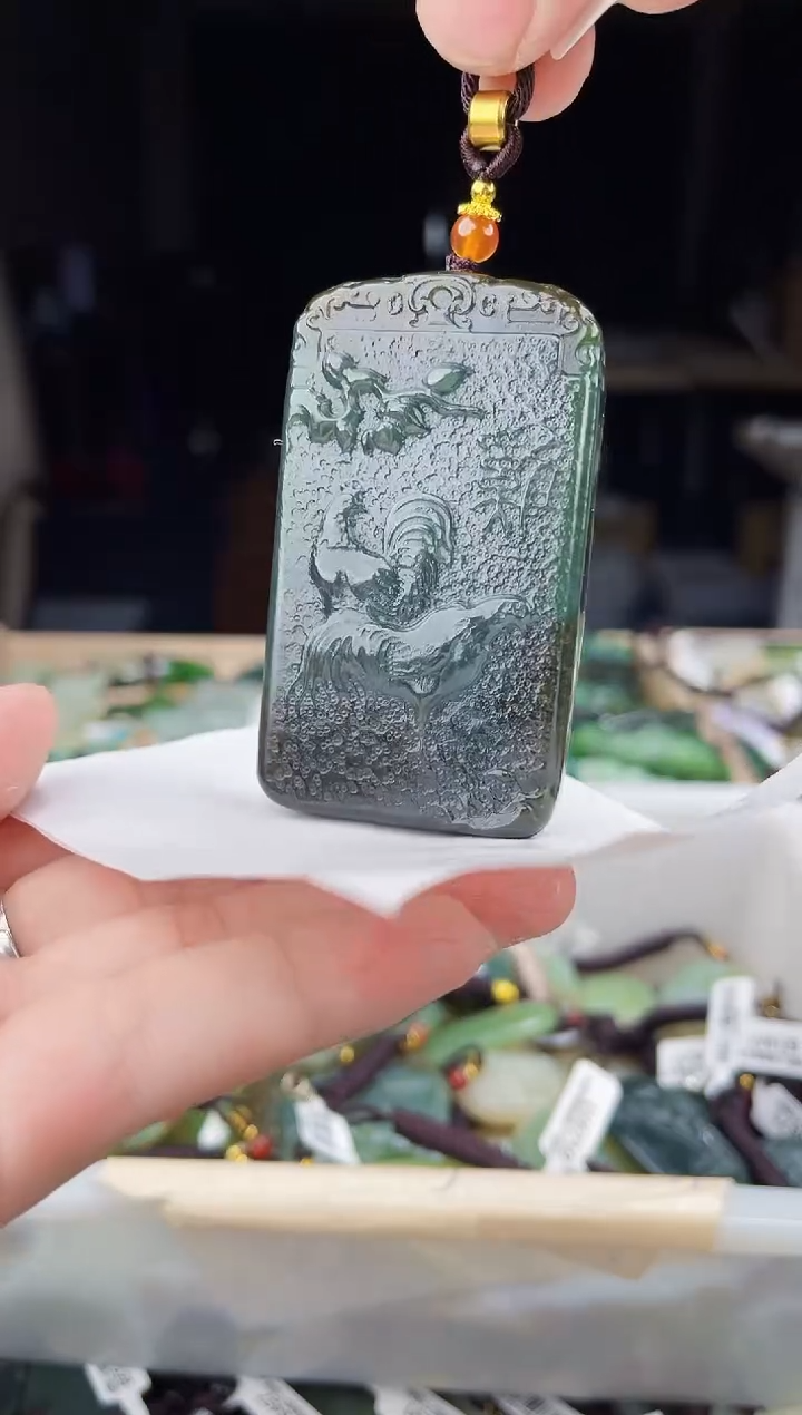 颈饰未镶嵌和田玉1