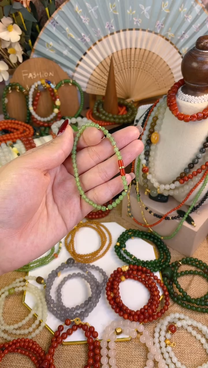 【闪购商品】和田玉手串18K金镶嵌碧玉