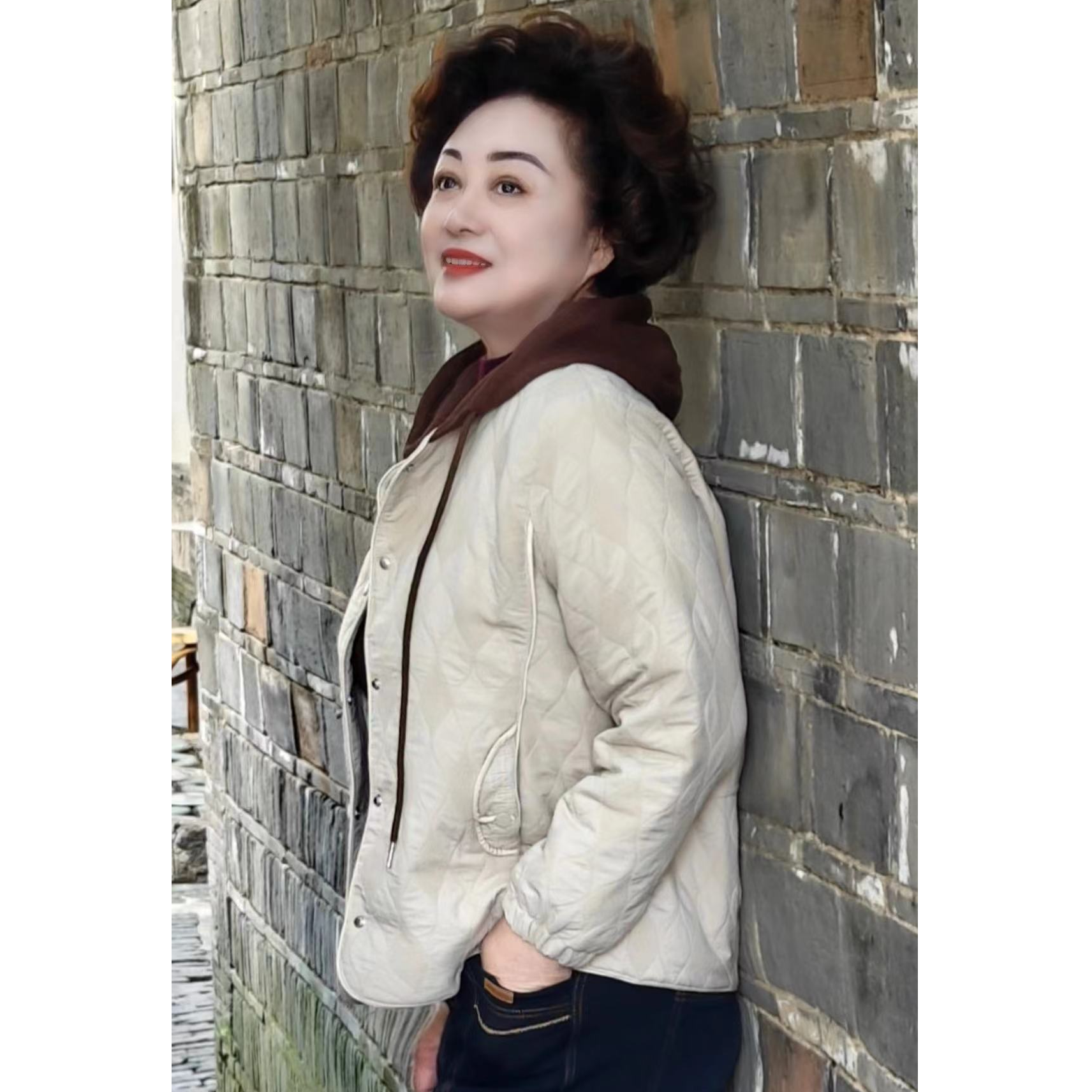 休闲连帽夹丝棉宽松短款外套(衣长60左右)