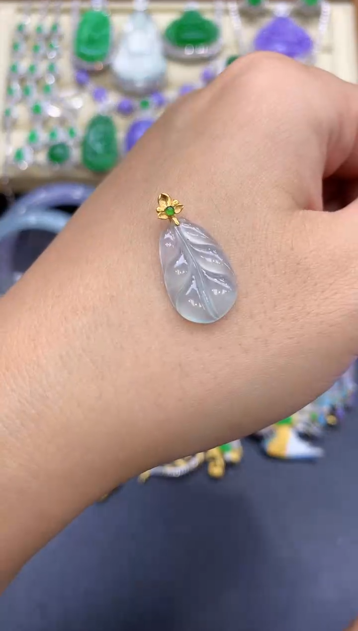 颈饰18K金镶嵌翡翠61-中国好珍宝