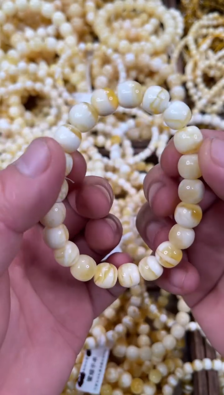 裸石琥珀未镶嵌y****娜Z14  10左右老型