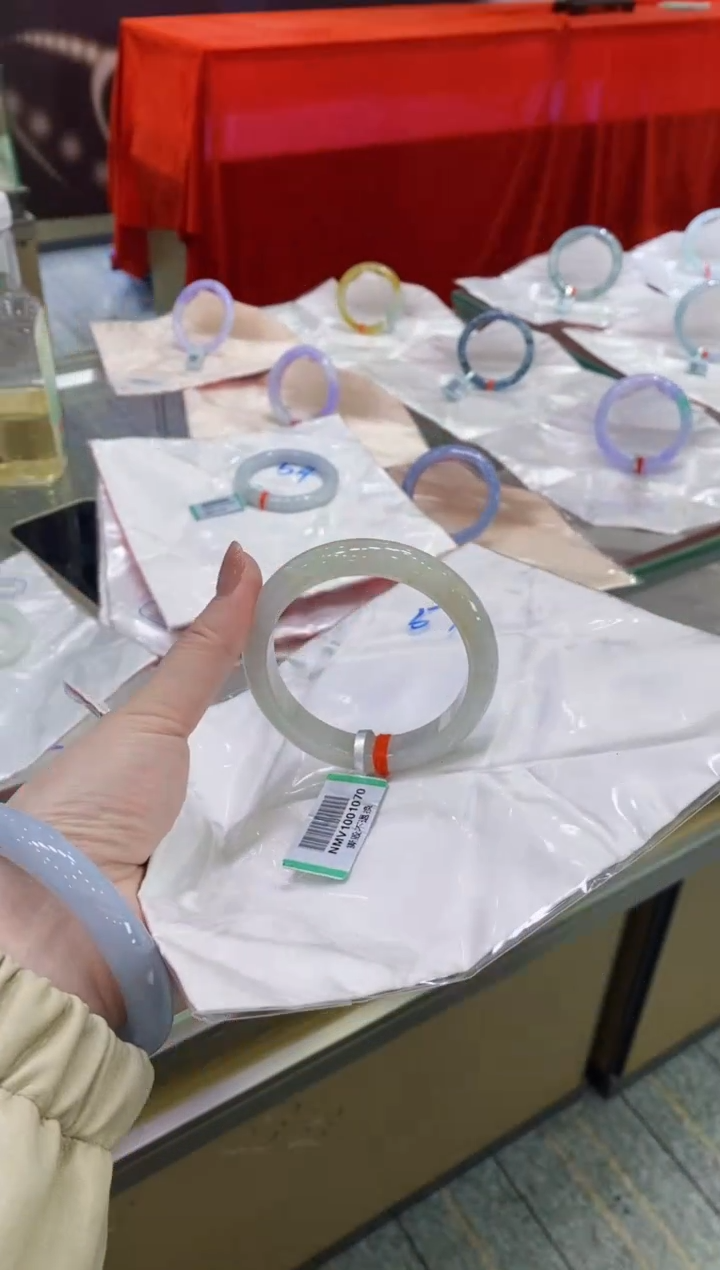 【闪购商品】翡翠手镯未镶嵌1111111111