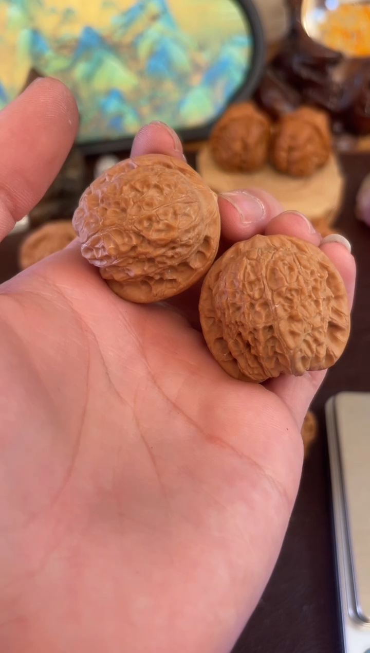 吊坠文玩核桃全品３４血麒麟