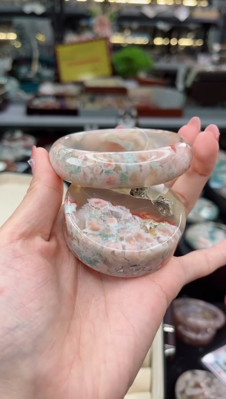 【闪购商品】石英质玉手镯未镶嵌58圈口（赠品镯心）3S9224