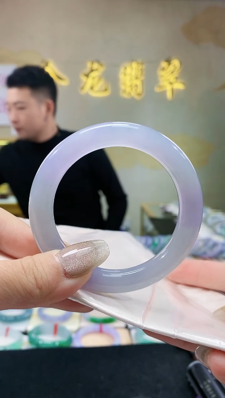 【闪购商品】翡翠手镯（圆镯）未镶嵌