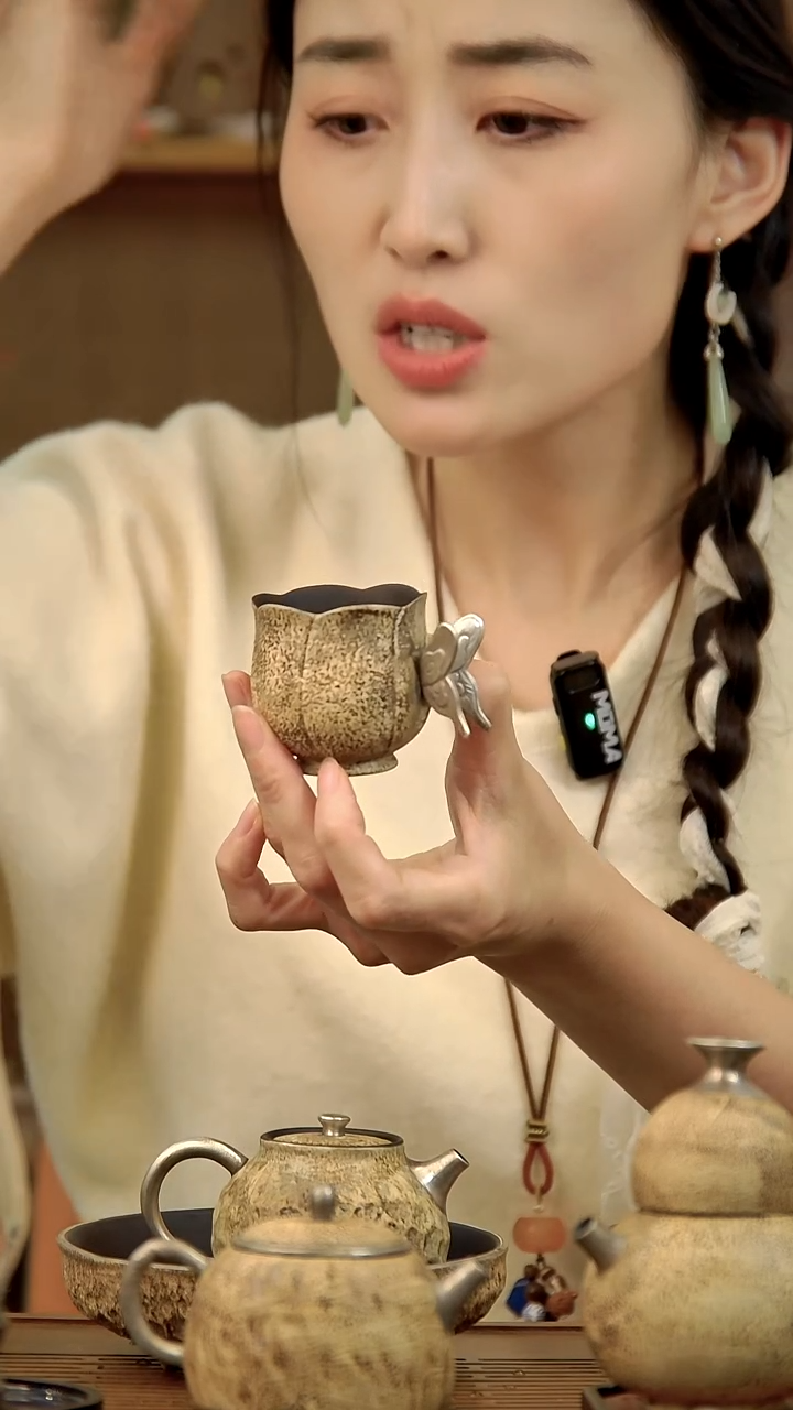 言野手作 粉引仿古蝴蝶杯