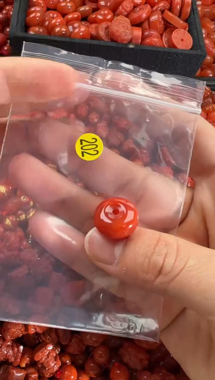 【闪购商品】南红玛瑙颈饰未镶嵌1