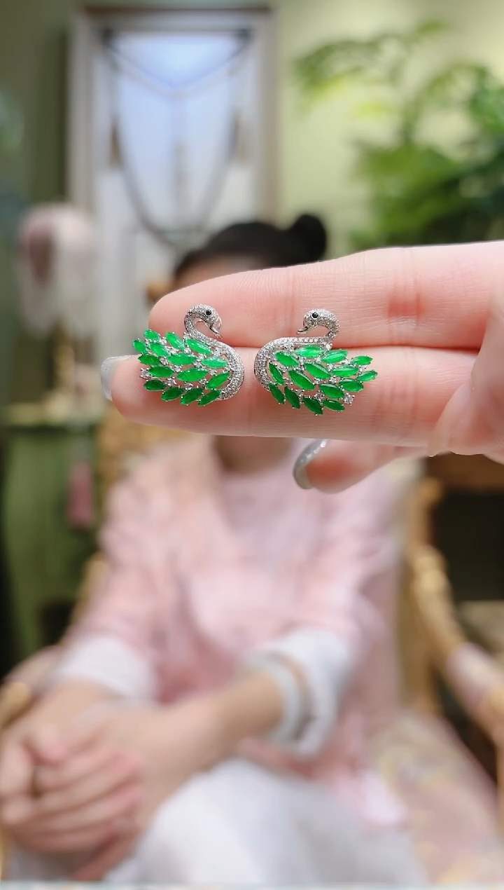 【闪购商品】翡翠耳饰18K金镶嵌天鹅翡翠耳饰