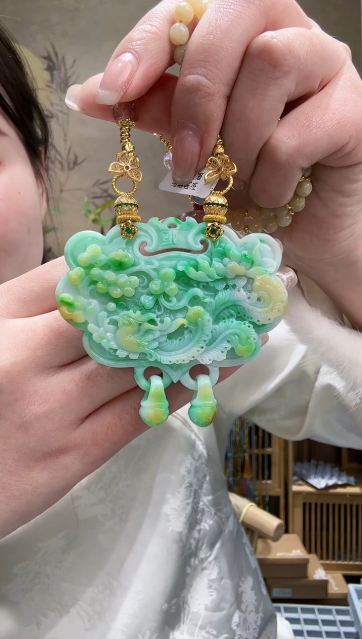 【闪购商品】翡翠颈饰未镶嵌吊坠