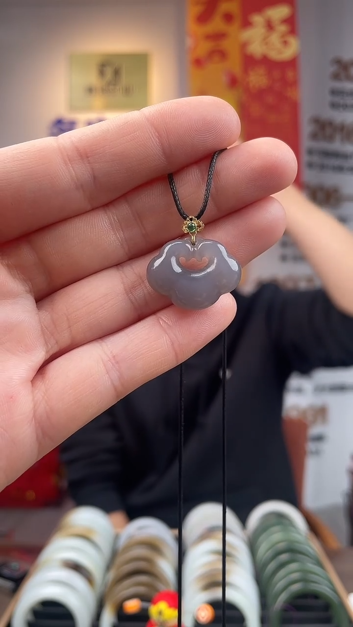 【闪购商品】和田玉颈饰18K金镶嵌挂件一件