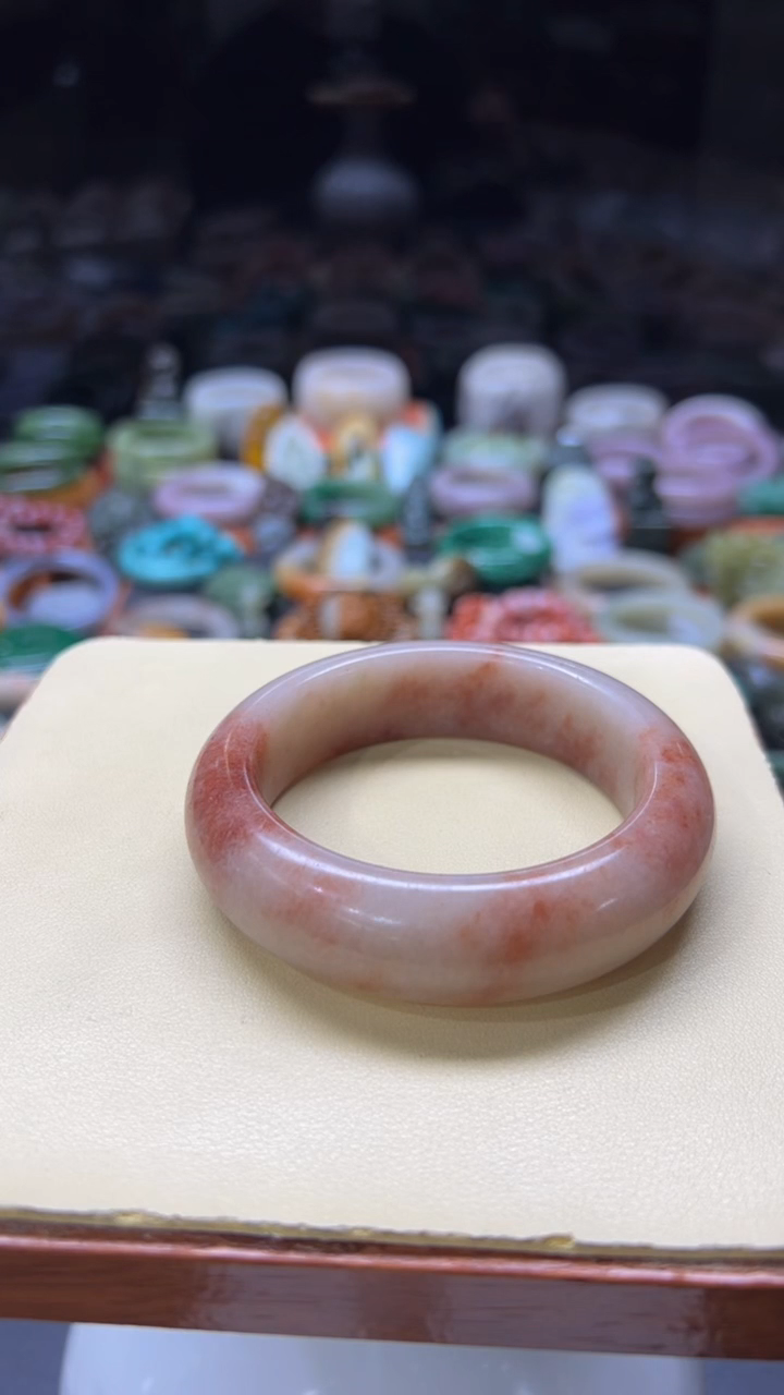 【闪购商品】石英质玉手镯合金102