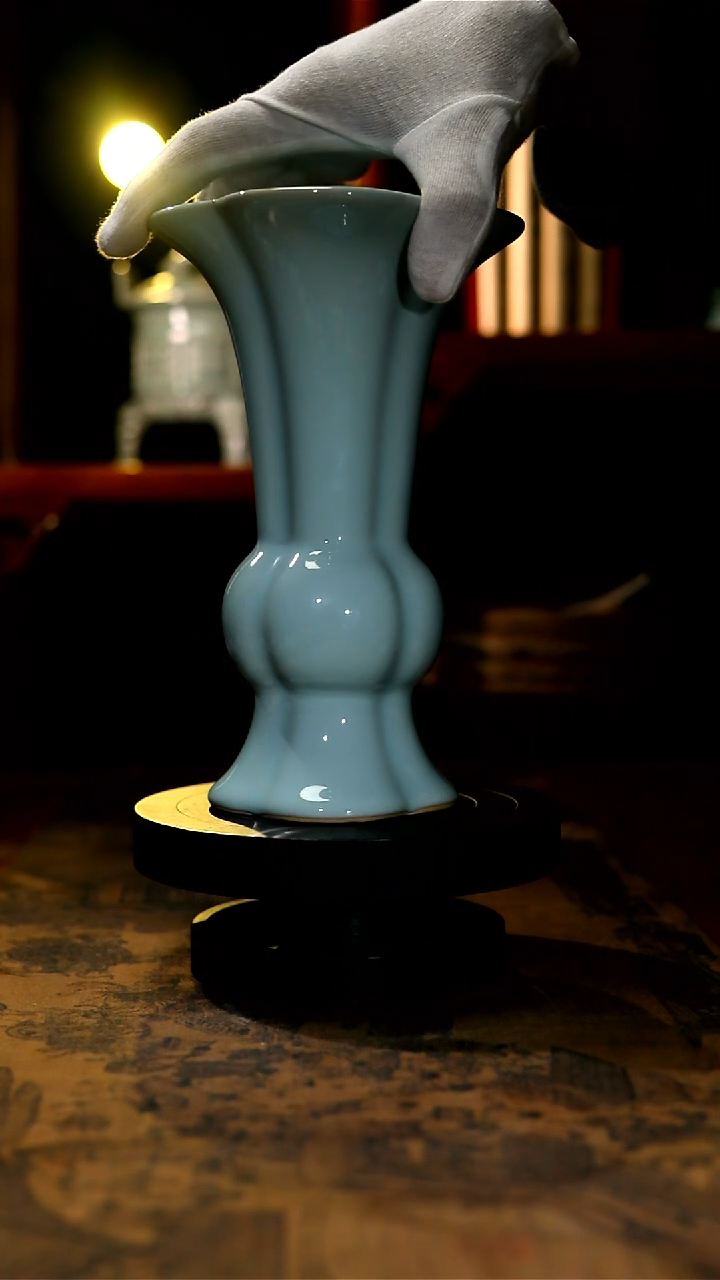 【闪购商品】原矿天青釉花觚瓶