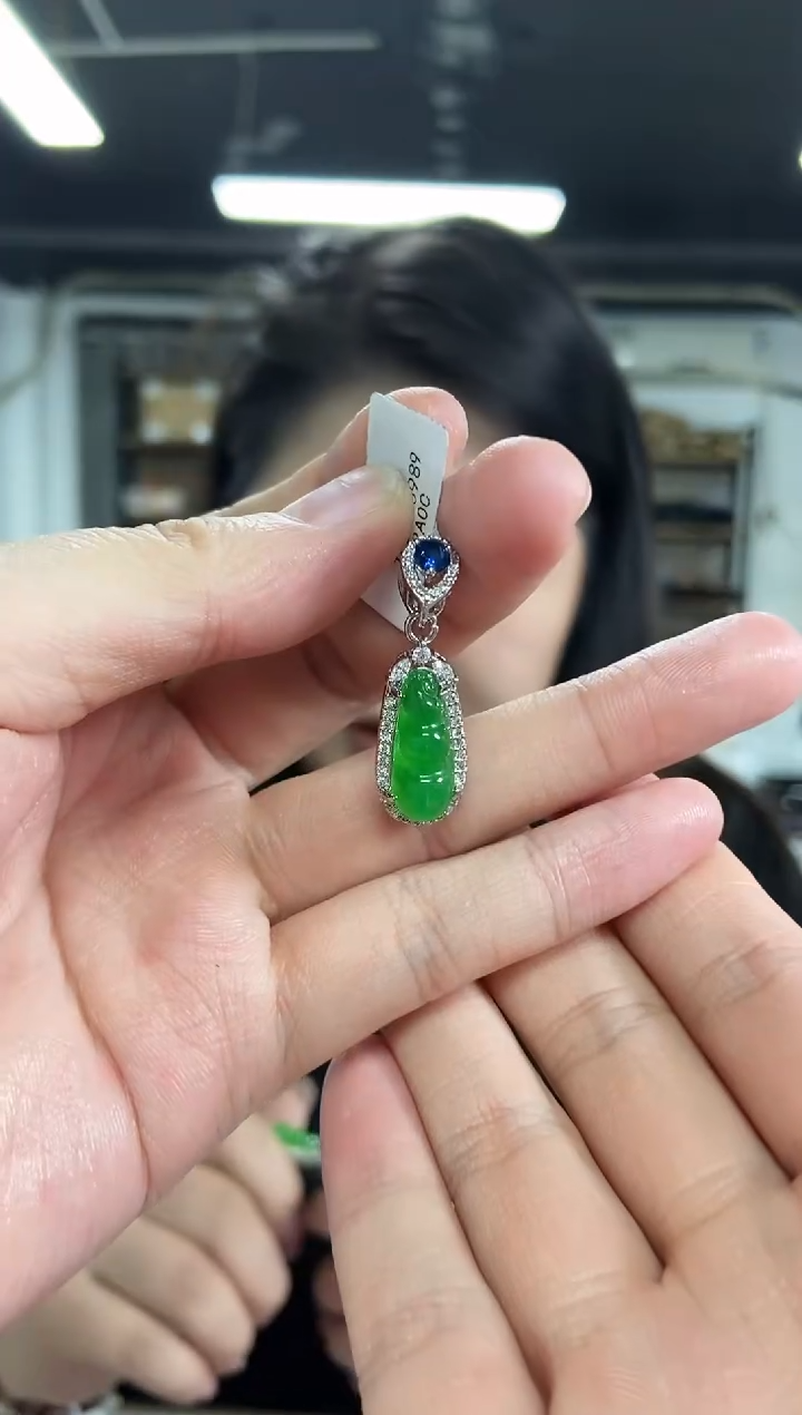 【闪购商品】翡翠吊坠(不含链)未镶嵌多样性发其一颜色微差
