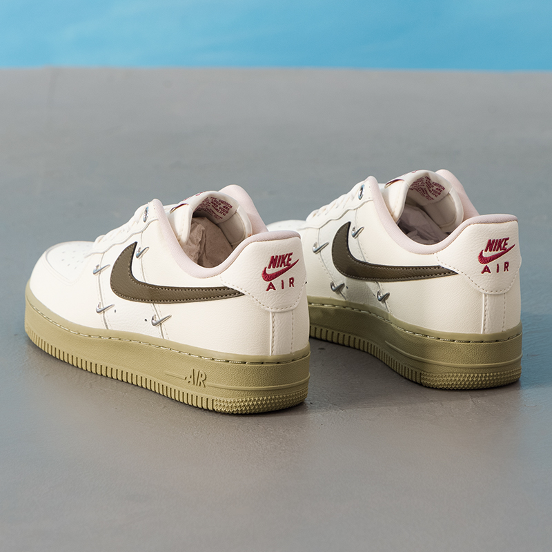 【户外运动】NIKE耐克女鞋新年款马年脱缰系列af1空军一号运动板鞋