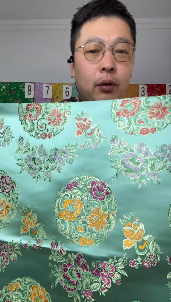 混纺满18元包邮.两单连裁.宽.长70.50