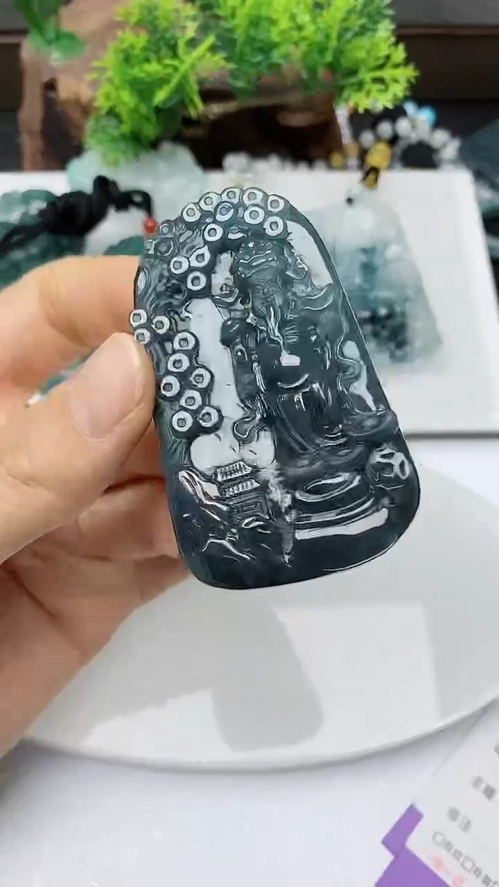 【闪购商品】翡翠颈饰未镶嵌        