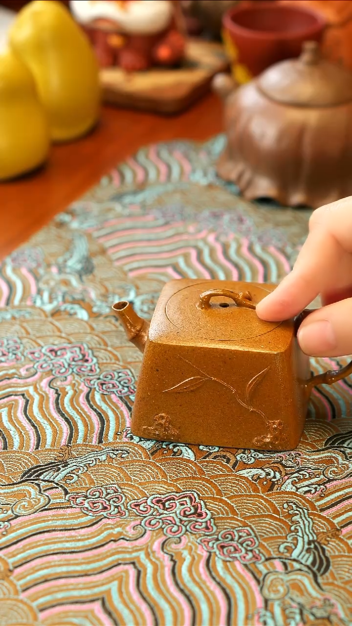 【闪购商品】紫砂茶壶宜兴紫砂150cc太湖石段泥柴烧