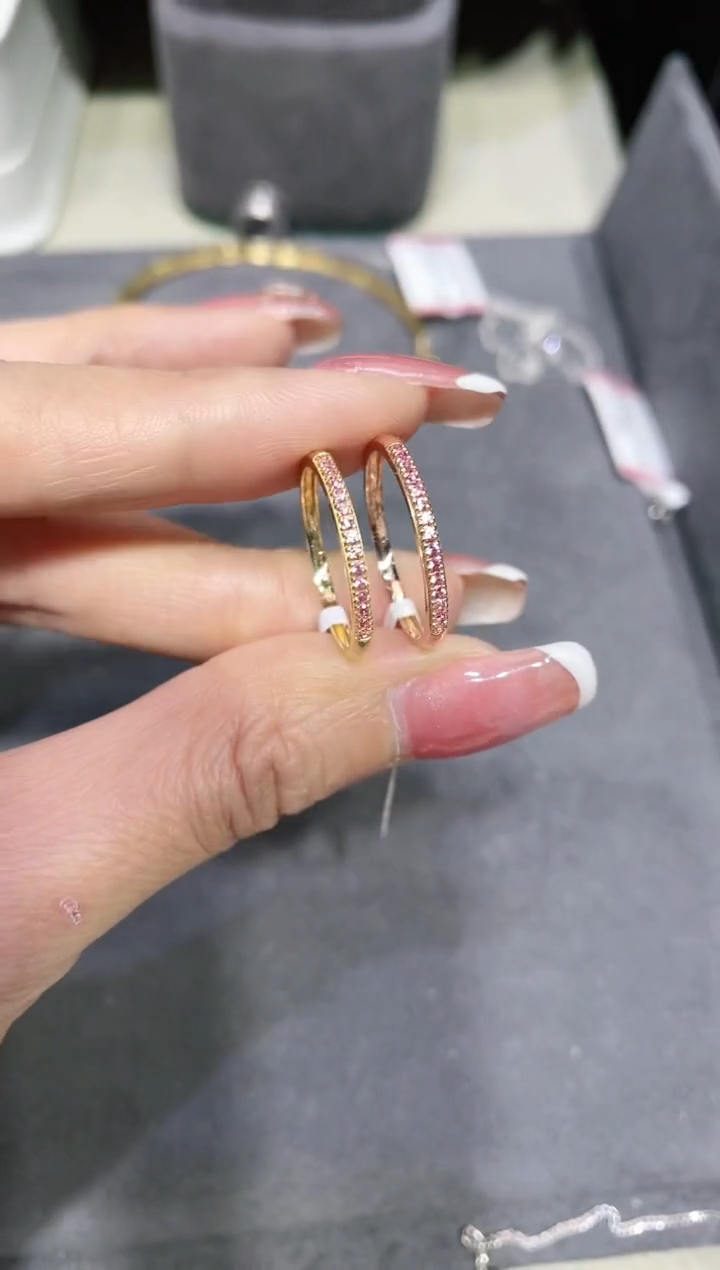 【闪购商品】彩色蓝宝石戒指18K金镶嵌多样性发其一 颜色备注