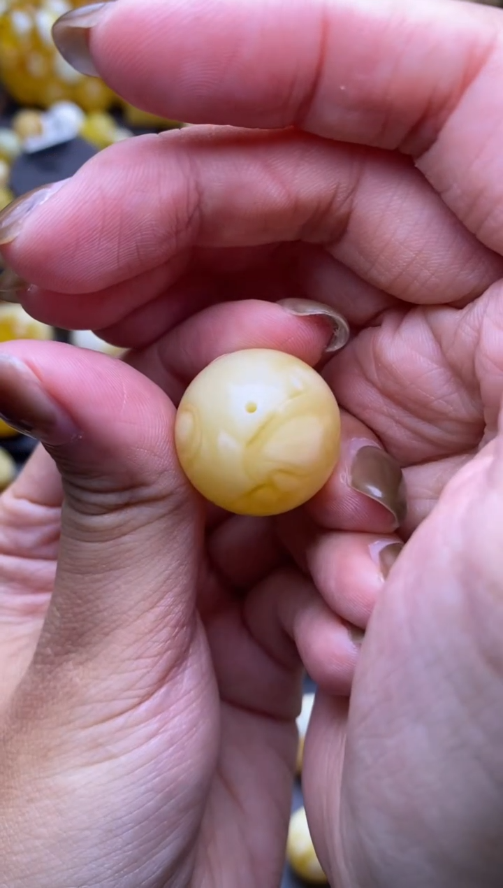 【闪购商品】琥珀裸石未镶嵌大小姐珠宝严选82