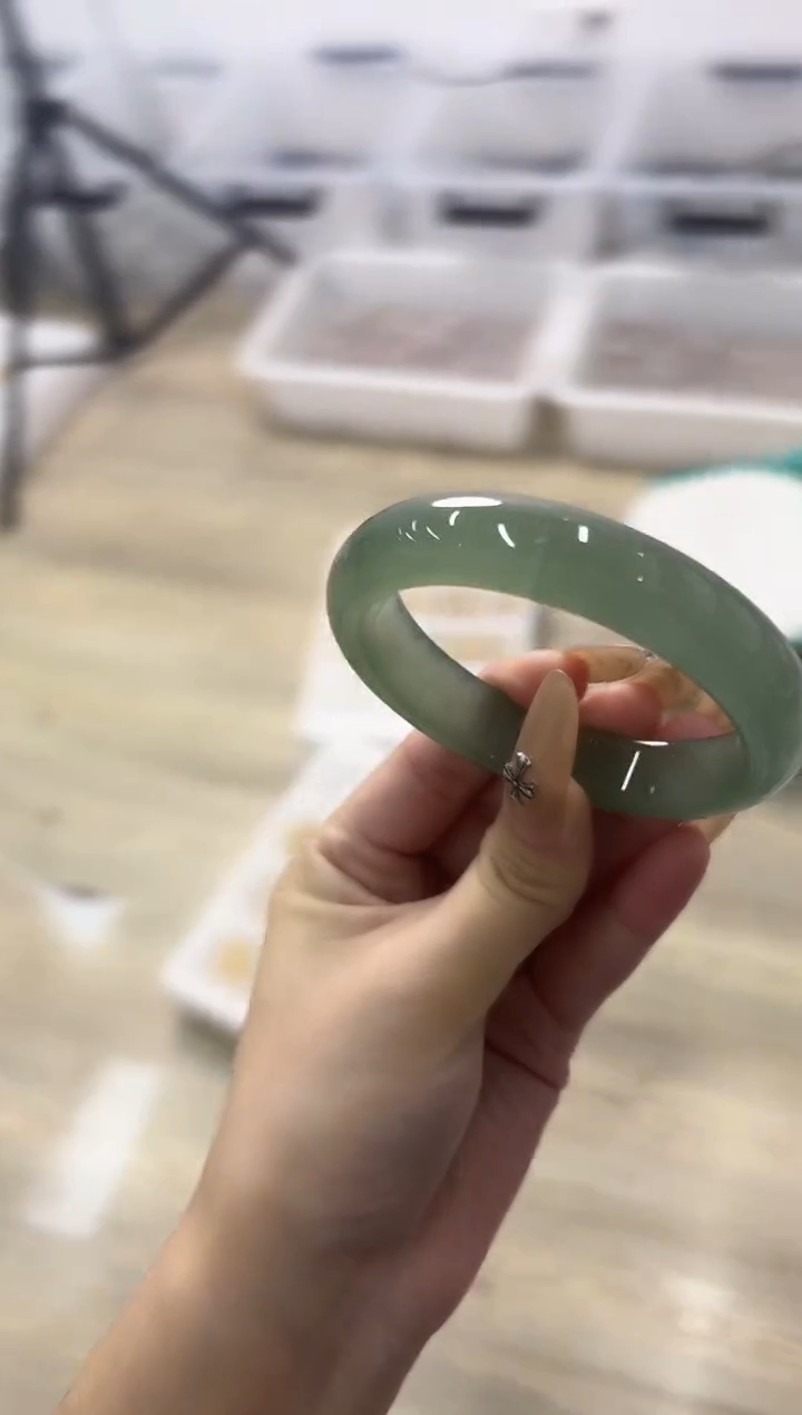 未镶嵌手镯石英质玉75-58D