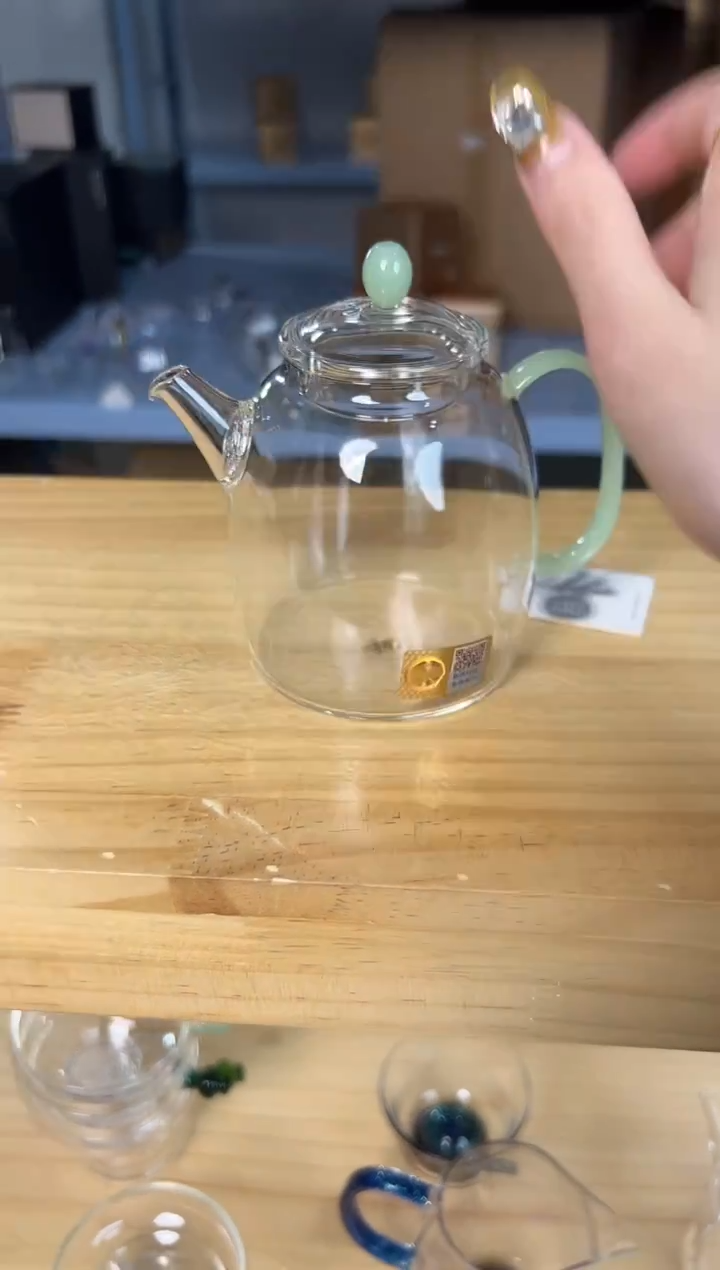 禾器 宴臣壶/浅玉