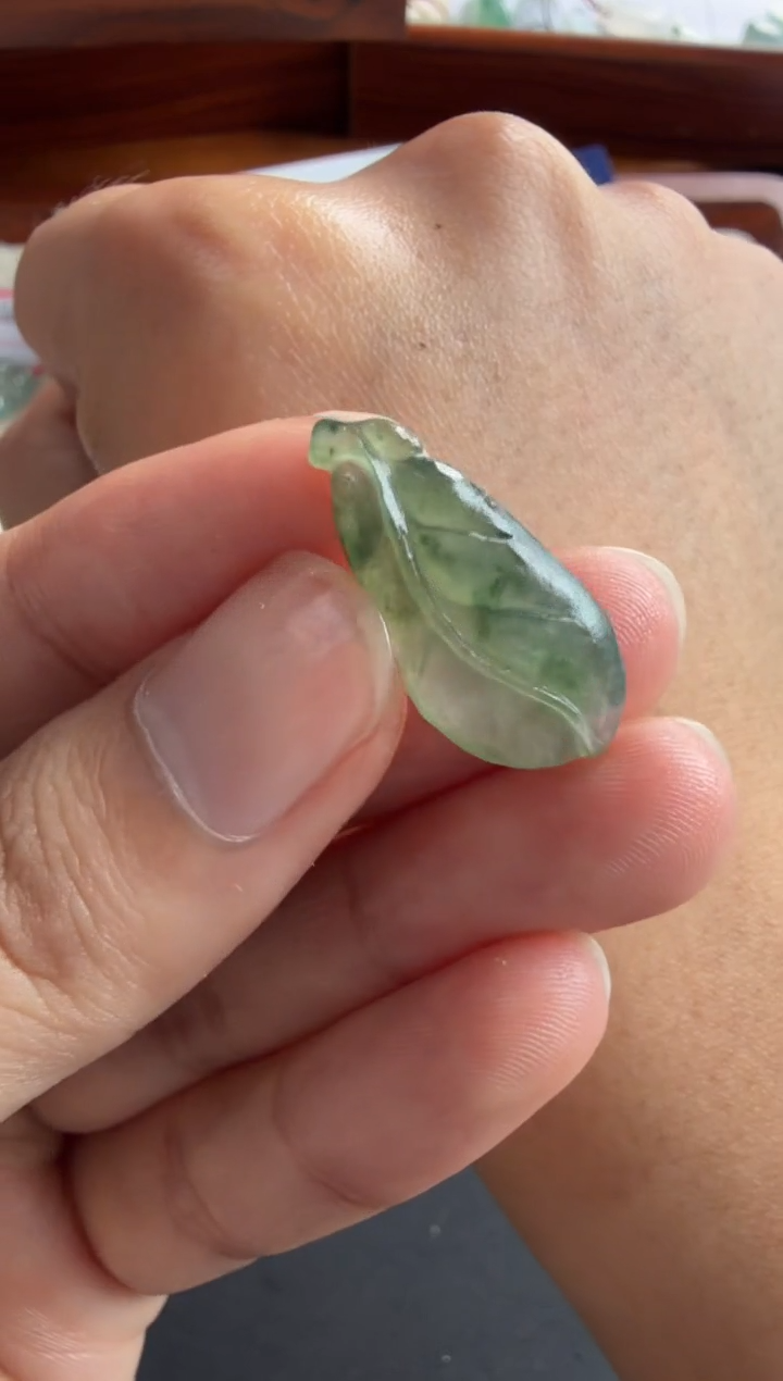 未镶嵌定制翡翠叶子