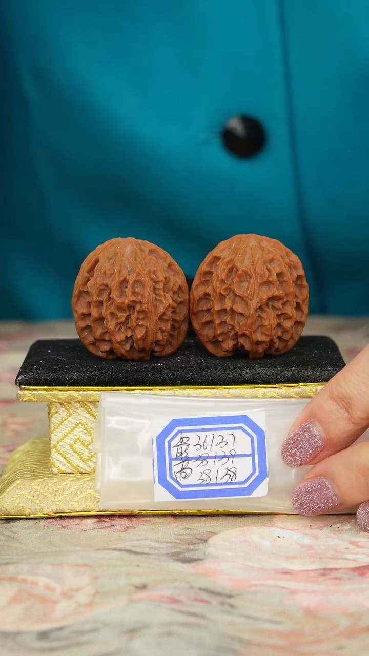 【闪购商品】文玩核桃把件苹果园