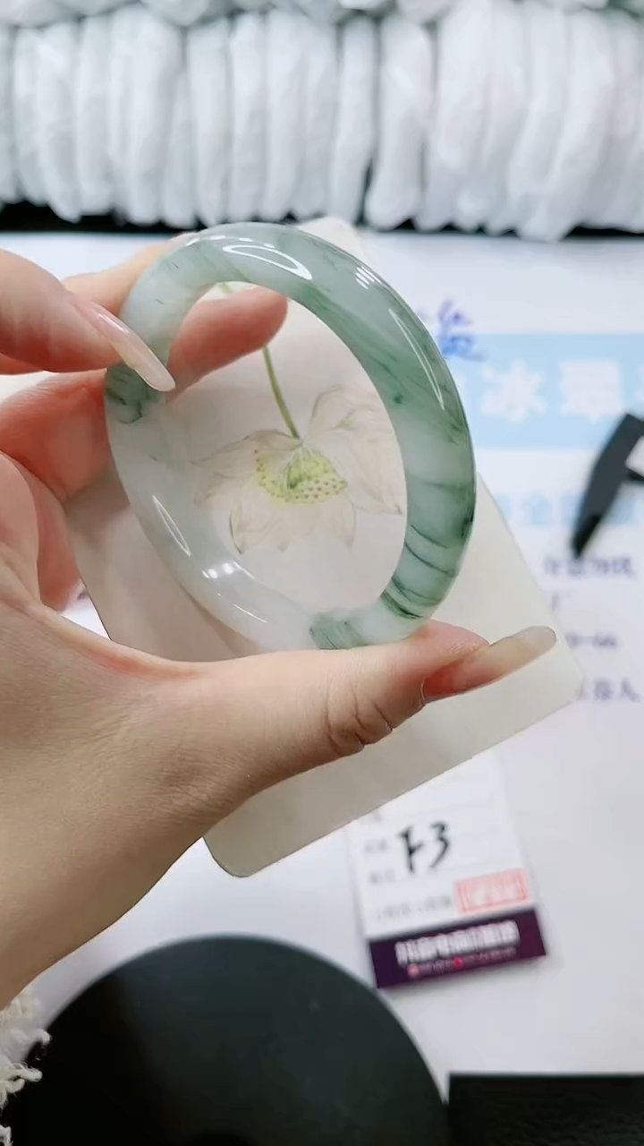 【闪购商品】石英质玉手镯未镶嵌多样性发货F3