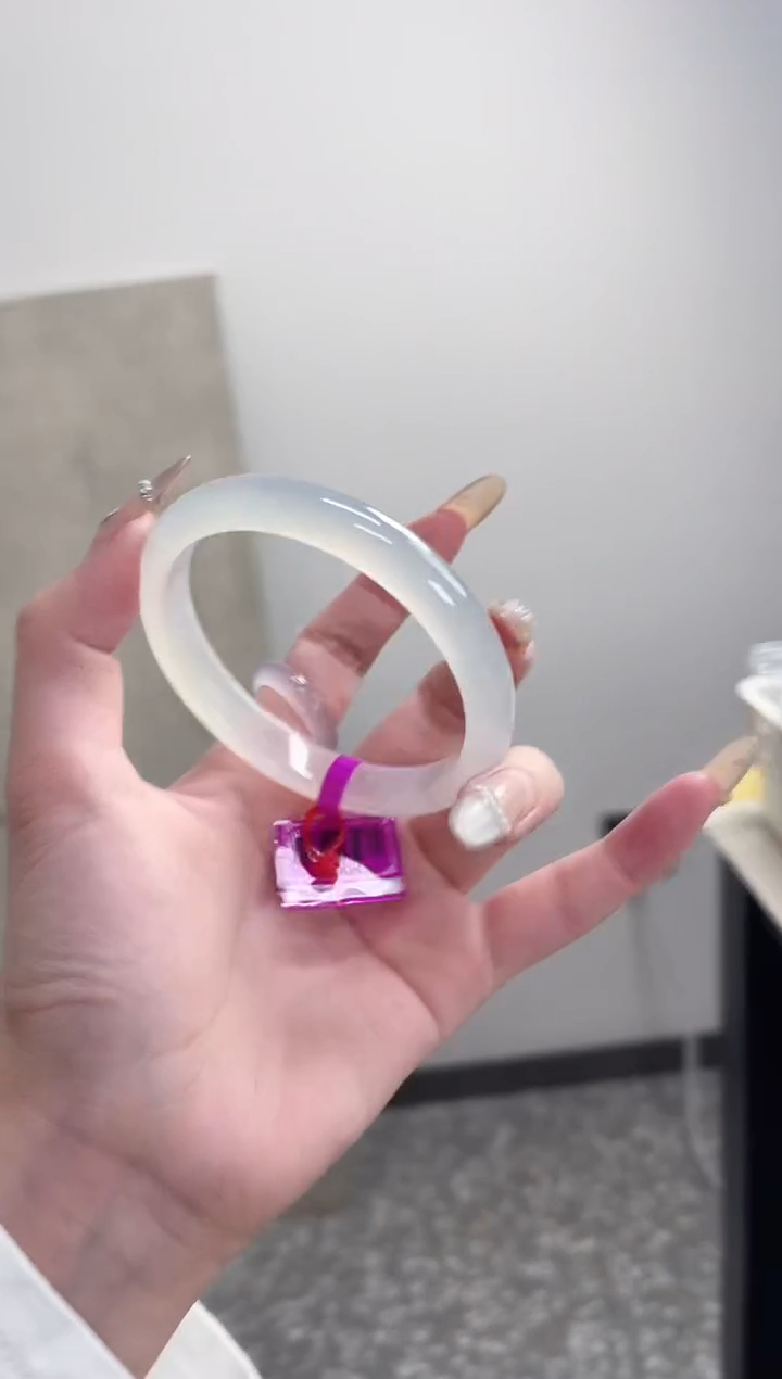 【闪购商品】玛瑙/玉髓手镯未镶嵌61-62圈 需要包容