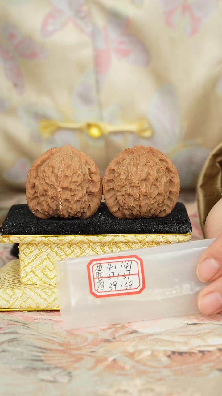 【闪购商品】文玩核桃把件非嫁接将军帽