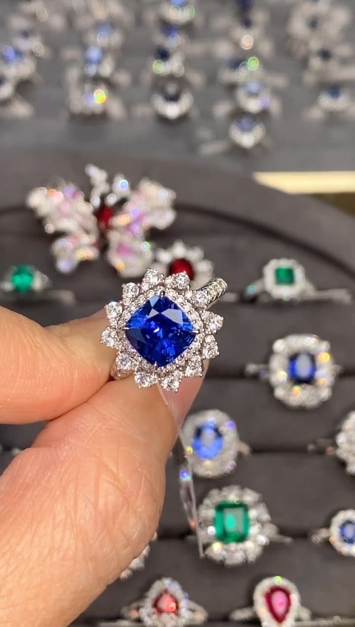 【闪购商品】蓝宝石戒指18K金镶嵌2.6ct/新年开工价