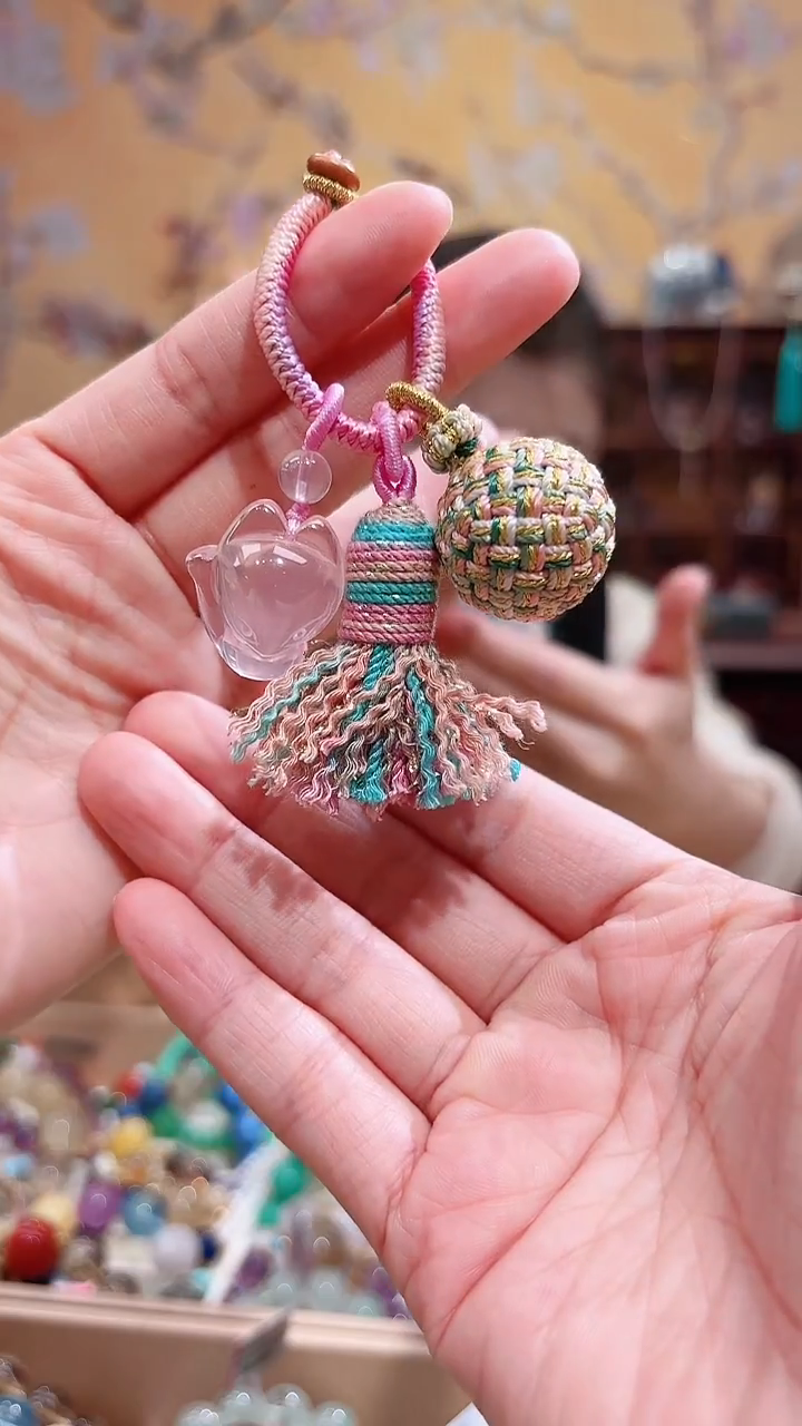 颈饰未镶嵌水晶，天然粉晶星光粉设计款