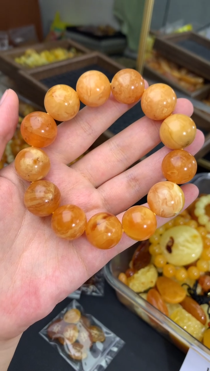 蜜蜡未镶嵌珠宝奇石60