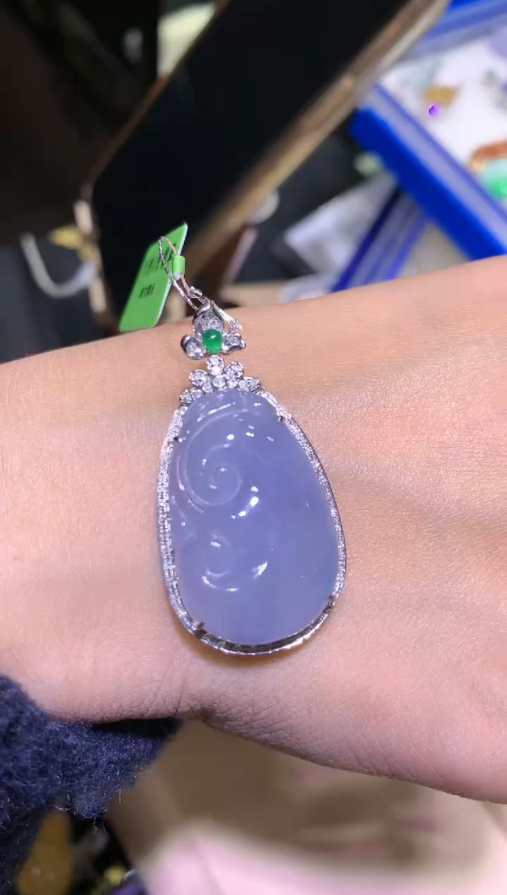 【闪购商品】翡翠吊坠(不含链)18K金镶嵌如意