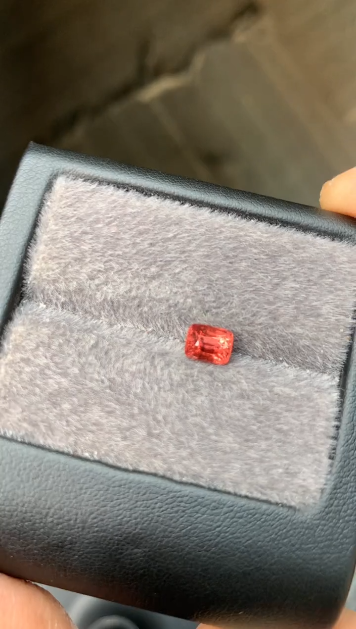 【闪购商品】定制尖晶石裸石未镶嵌1.17ct 枕型 日落色调
