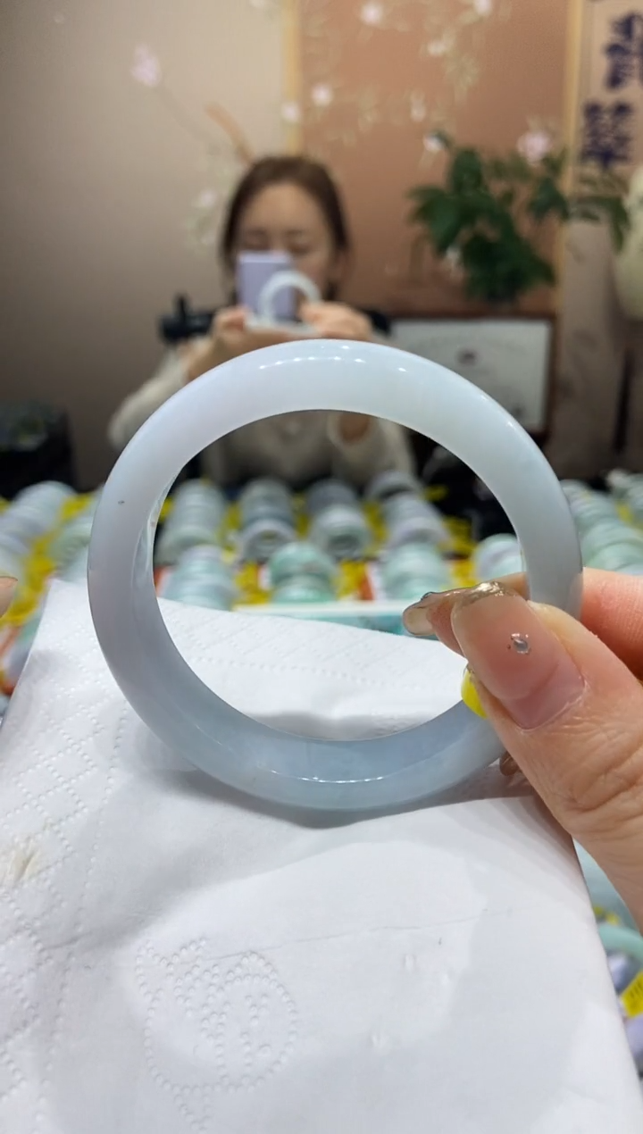 【闪购商品】翡翠手镯未镶嵌56.2圈口