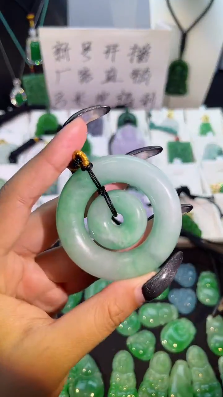 【闪购商品】翡翠手串未镶嵌 翡翠颈饰未镶嵌天然翡翠吊坠