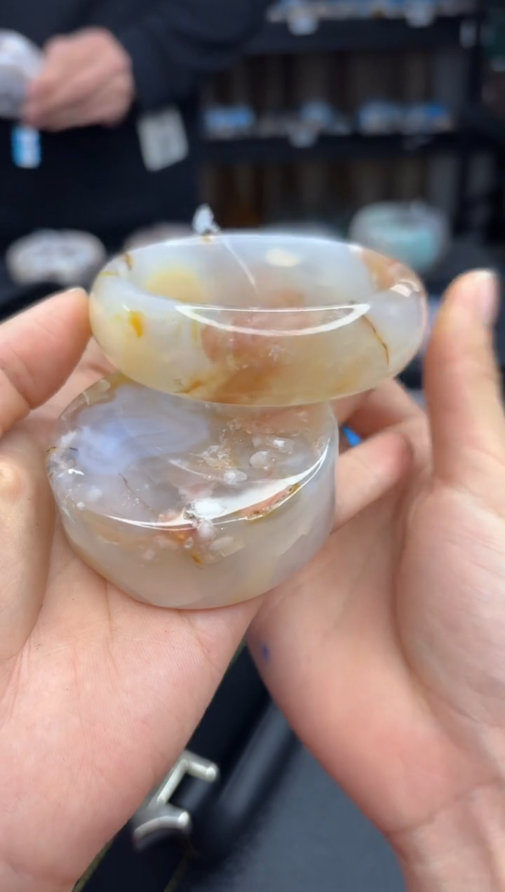 【闪购商品】石英质玉手镯未镶嵌93（61圈赠送镯心）