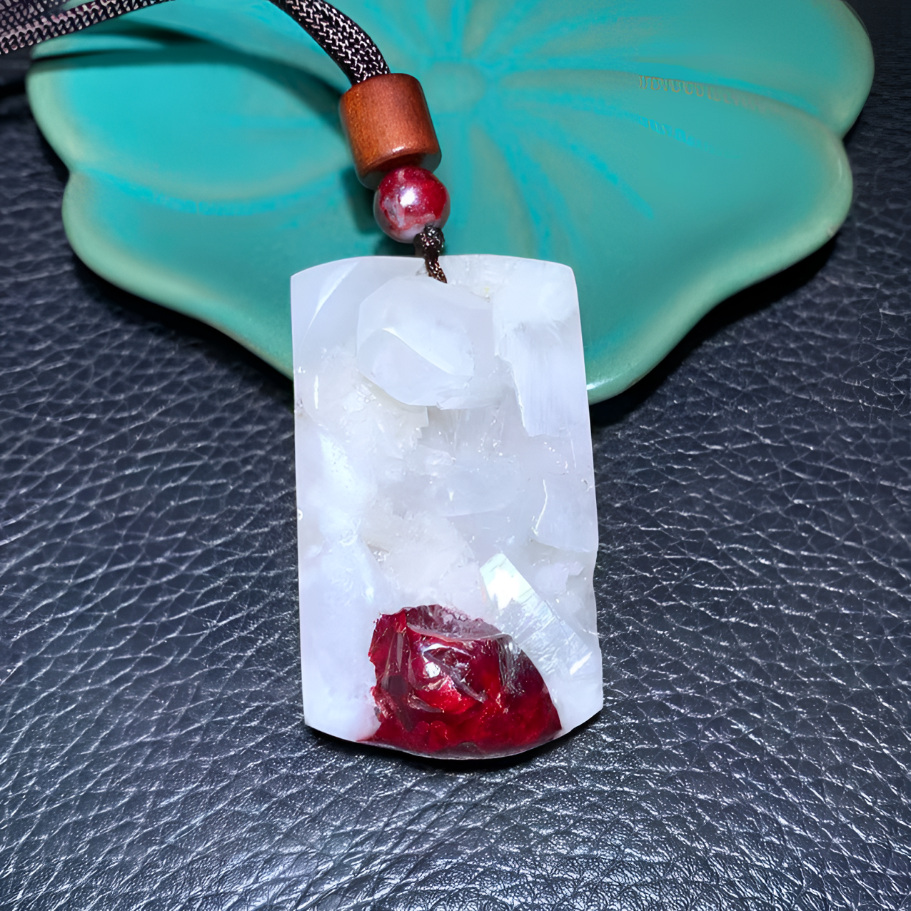 天然辰砂朱砂单晶体聚宝盆男女款吊坠31克