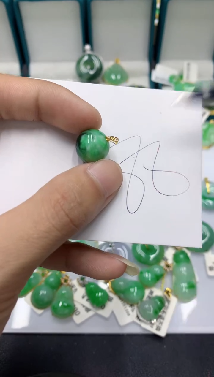 【闪购商品】翡翠颈饰18K金镶嵌翡翠