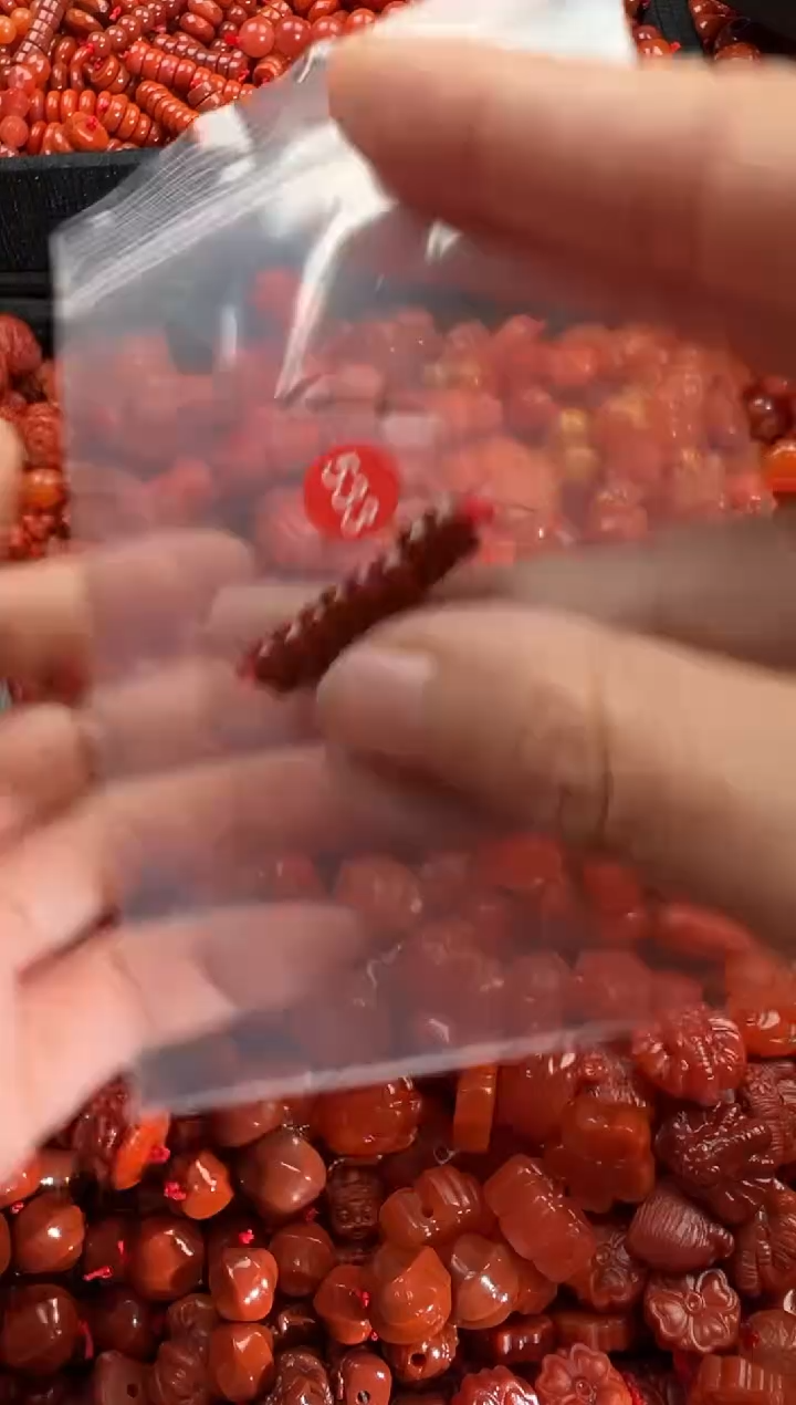【闪购商品】南红玛瑙颈饰未镶嵌1