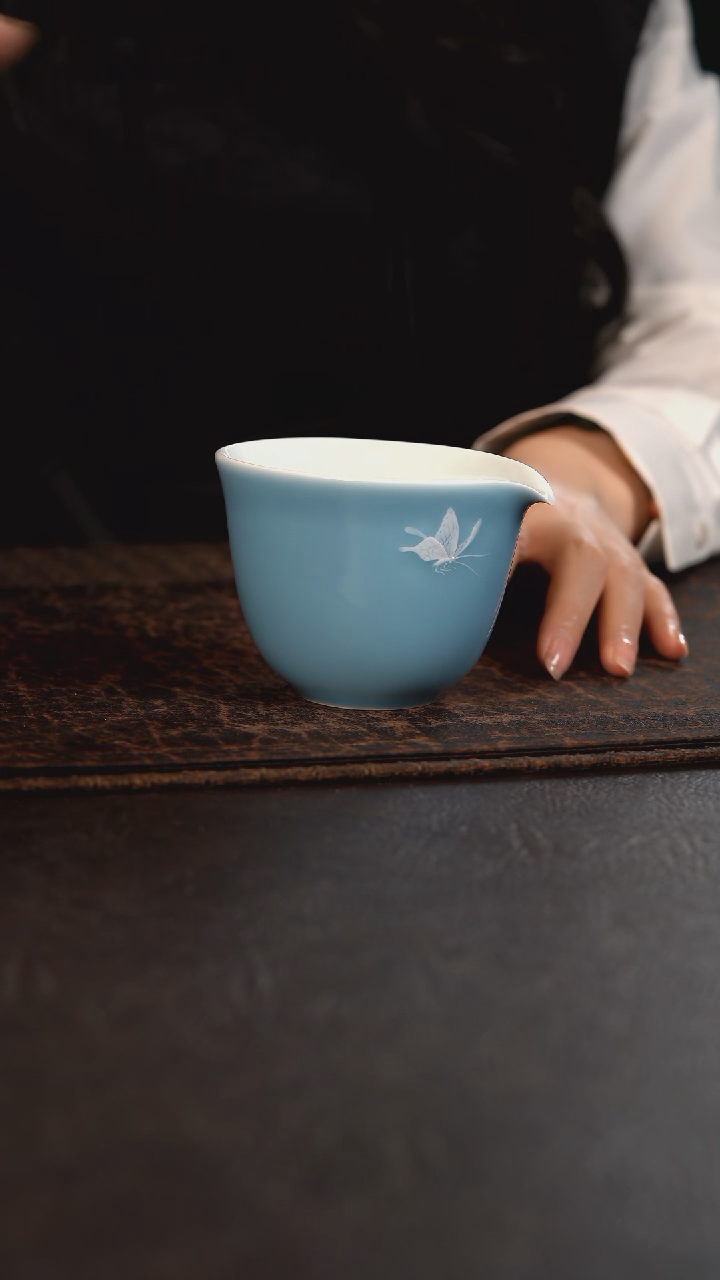 【闪购商品】杯初蓝舍洒蓝天青蝴蝶公道