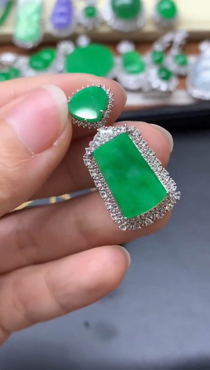 颈饰18K金镶嵌翡翠696-中国好珍宝