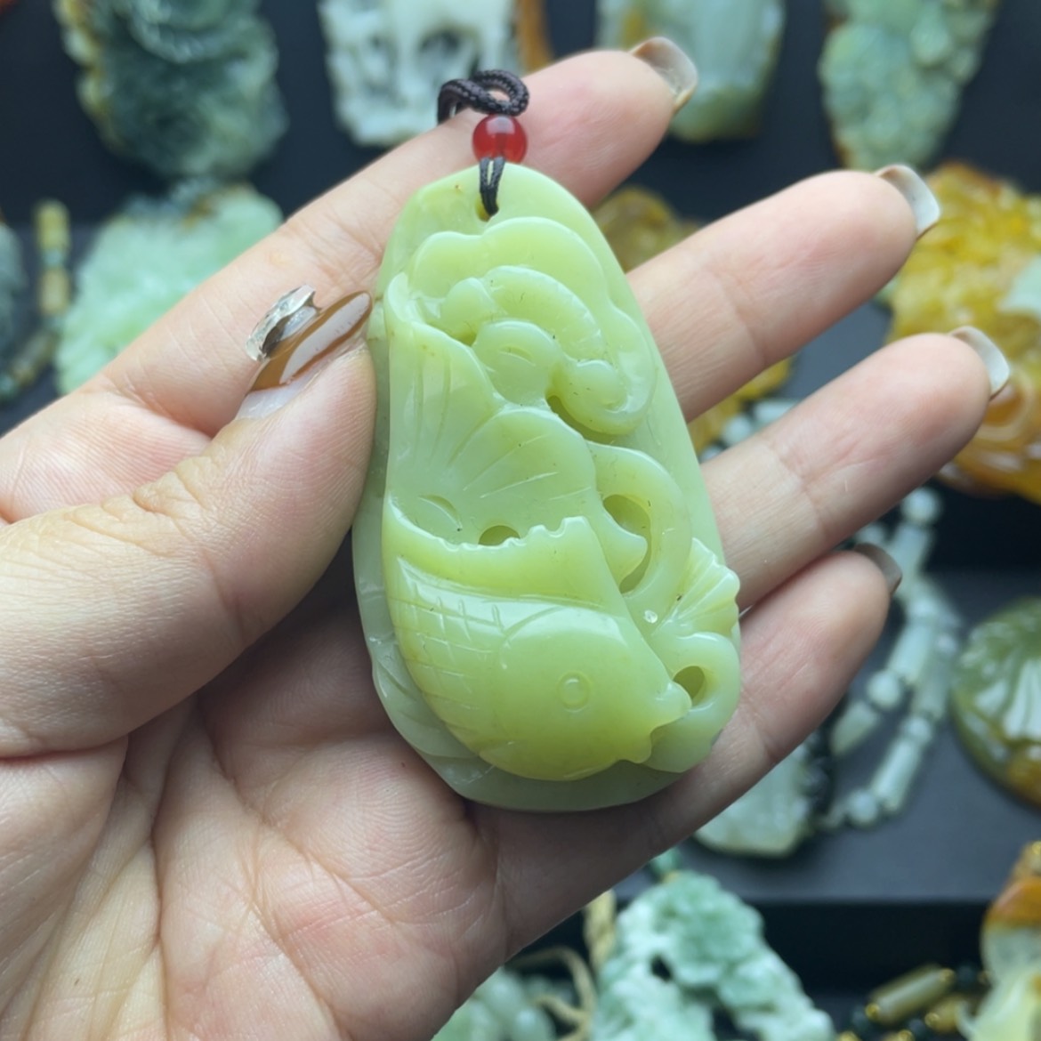 【闪购商品】蛇纹石玉颈饰未镶嵌