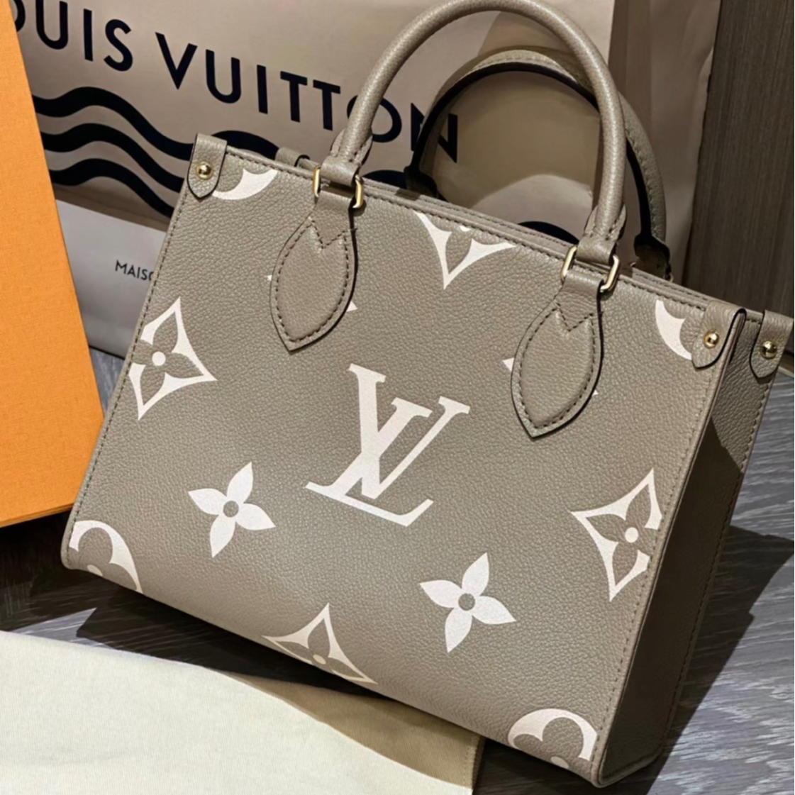 全新未使用 LouisVuitton/路易威登 7姐福利/大象灰小号onthego