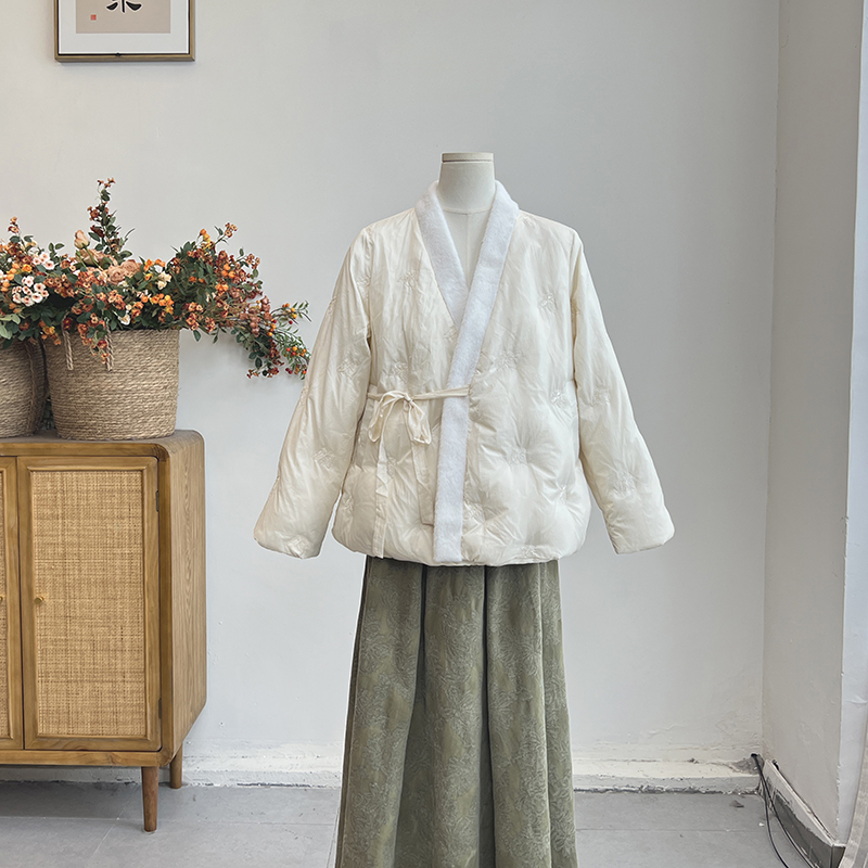 2863《桃雾》原创复古文艺冬季保暖蝴蝶气质款羽绒服女