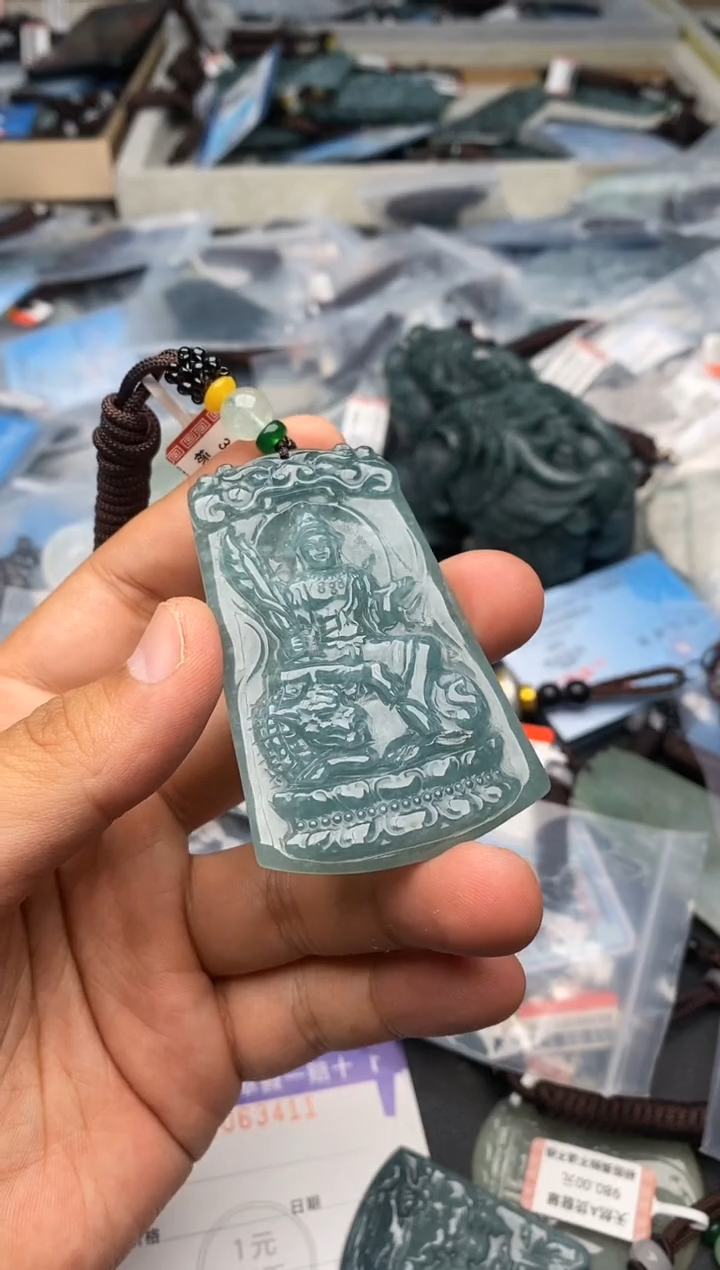 【闪购商品】翡翠颈饰未镶嵌多人