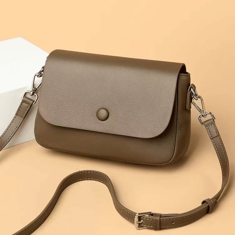 韩版轻奢潮流头层牛皮单肩斜挎包休闲时尚百搭简约纯色真皮小包包